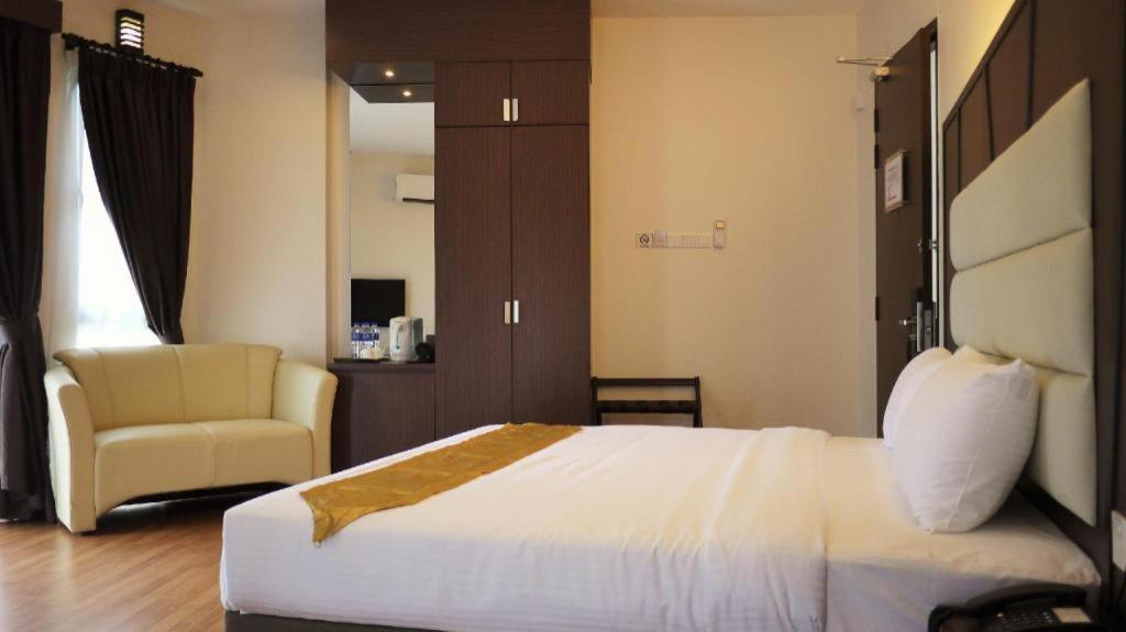 Hotel Grand Baron Taiping Exterior photo