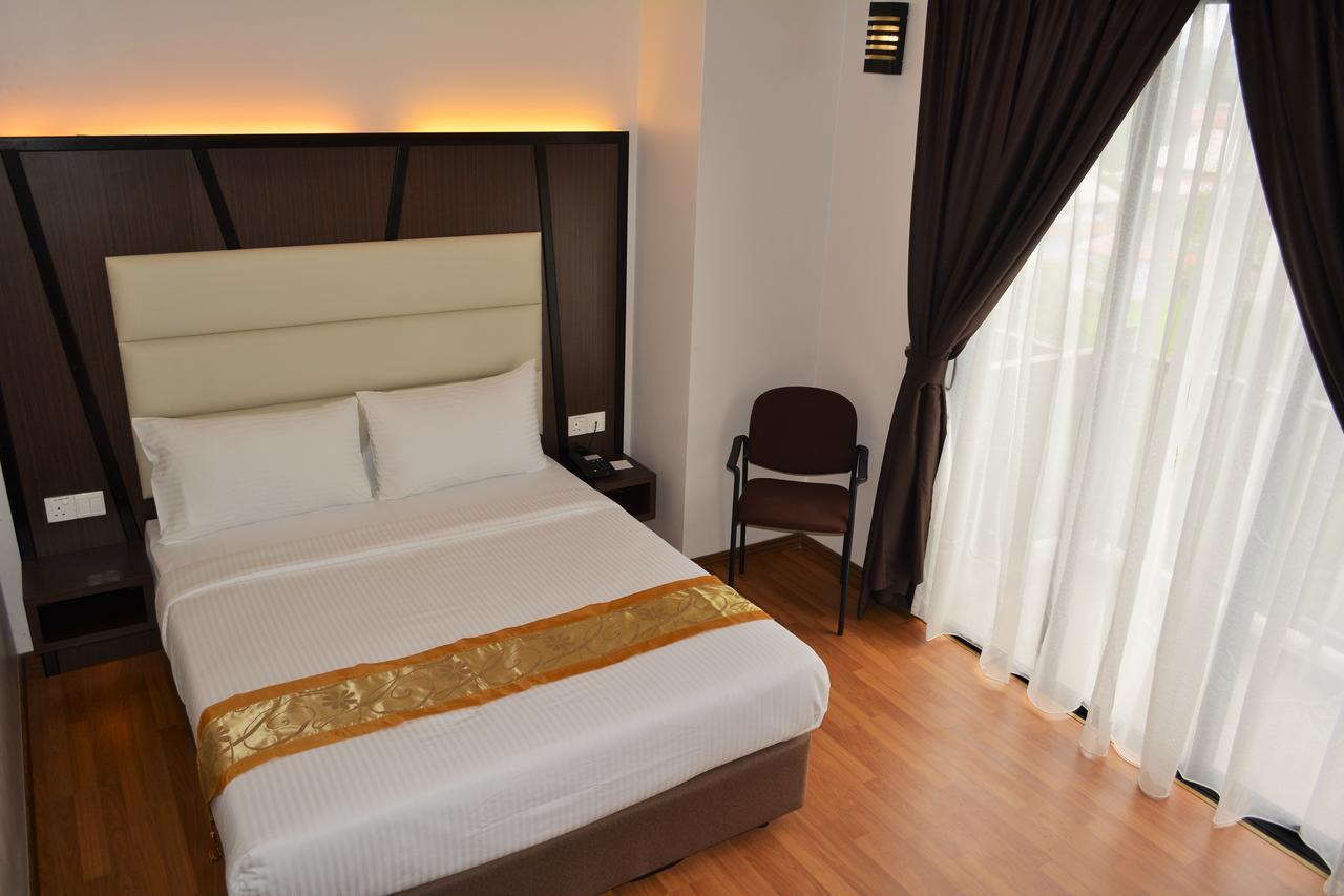 Hotel Grand Baron Taiping Exterior photo